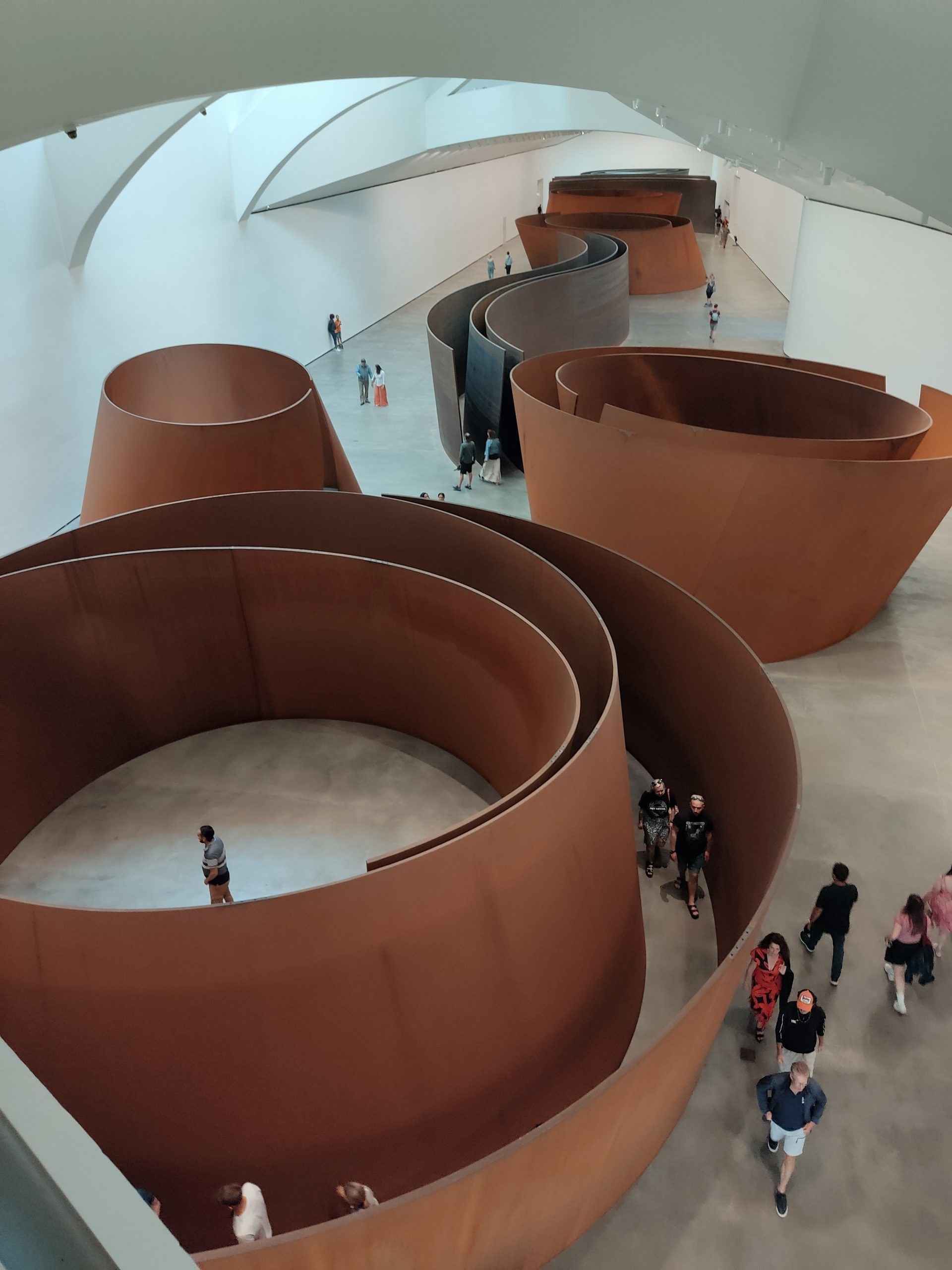 Esculturas de Serra en el Museo Guggenheim. Foto del autor.